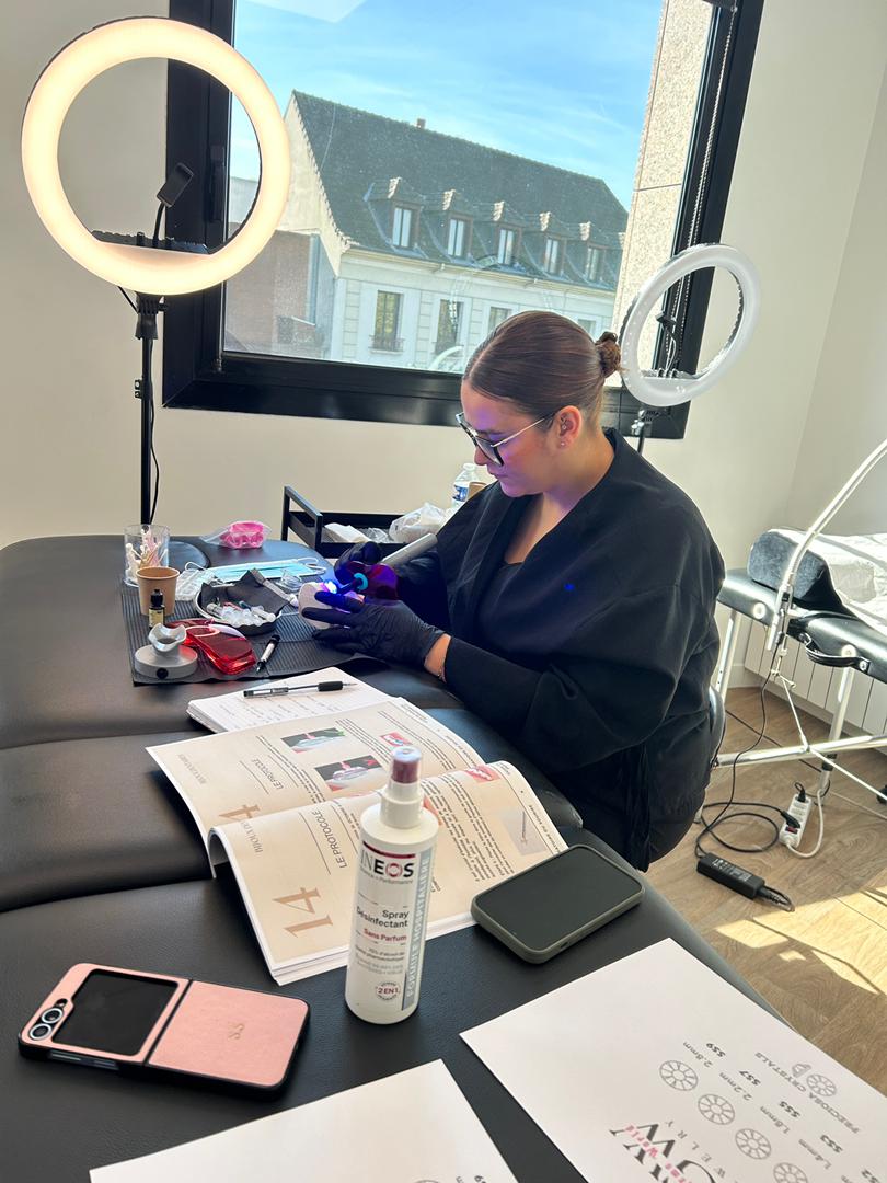 Teeth Whitening Training - Face-to-face or Videoconference
